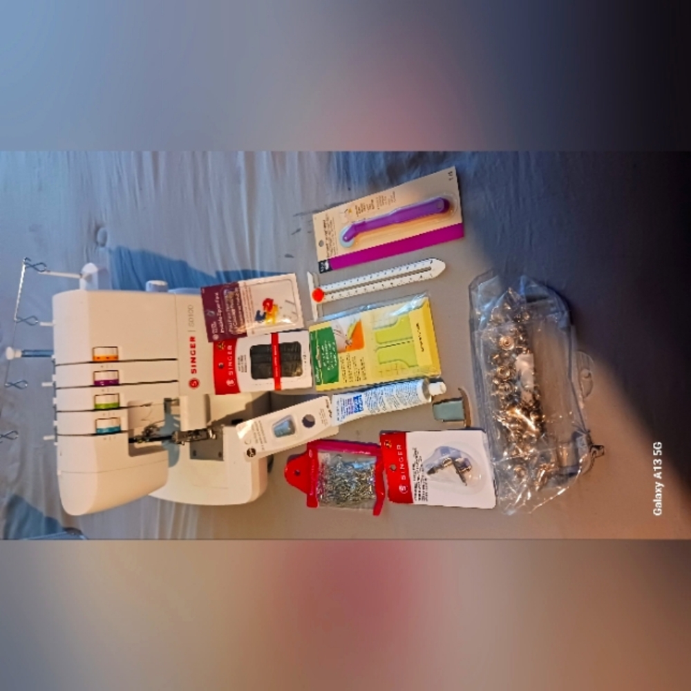 Singer S0100 sewing machine